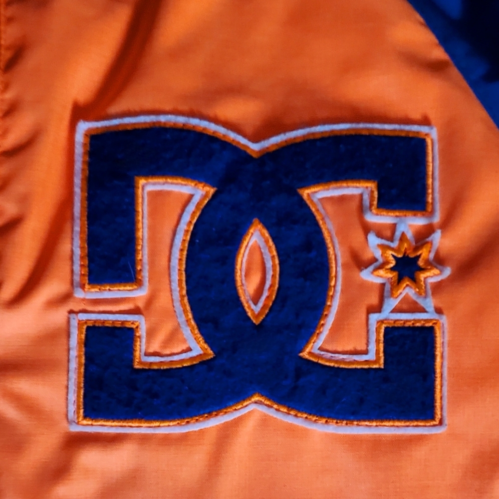 DC 10K Waterproof Snowboarding Boarding Vibrant Orange and Blue Winter Jacket 14 - Picture 4 of 5